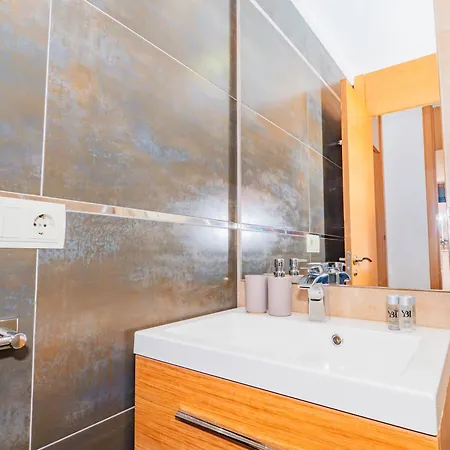 Ybh Paraguay, 15 Con Parking Gratis *